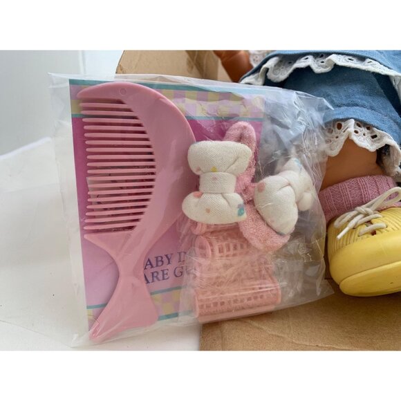 1990 Baby Crissy Doll #1111 Nursery Series 20th Anniversary Edition Growing Hair - Picture 7 of 7